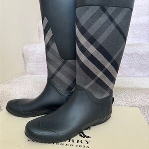 Authentic Burberry check Rain Boots
